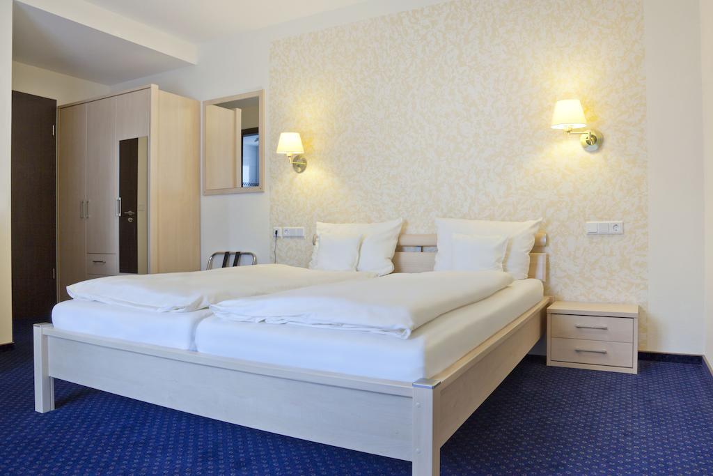 City-Hotel Friesoythe Room photo